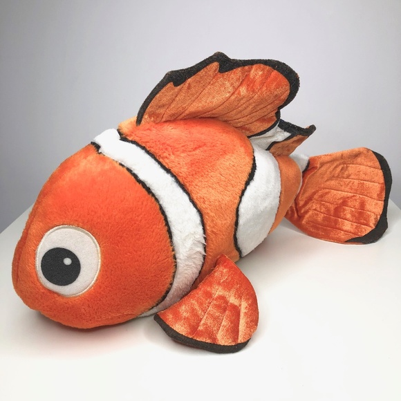 Disney Other - Disney Store Finding Nemo Medium Plush